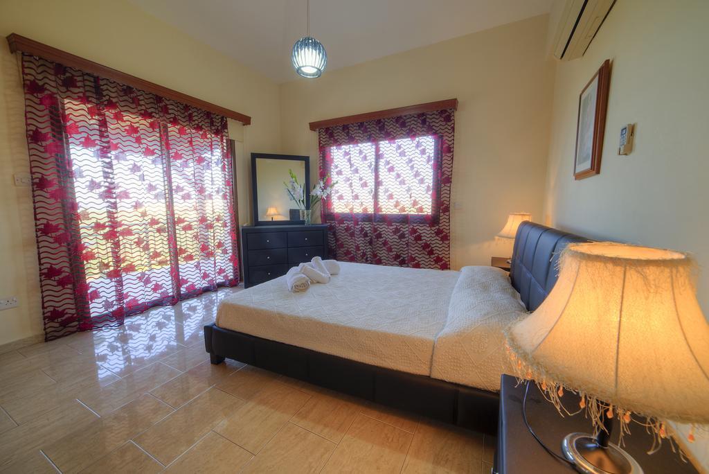 Villa Paradise Paphos Room photo